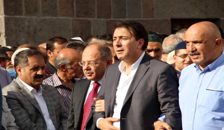 Milletvekili Aydemirden duygusal teekkr