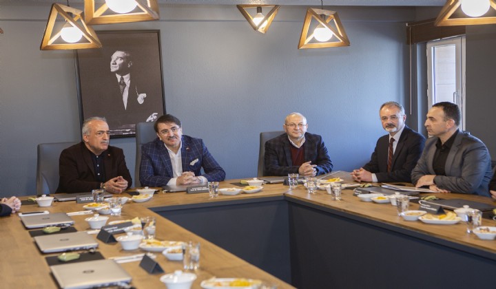 Milletvekili Aydemir Atatrk niversitesinde incelemelerde bulundu